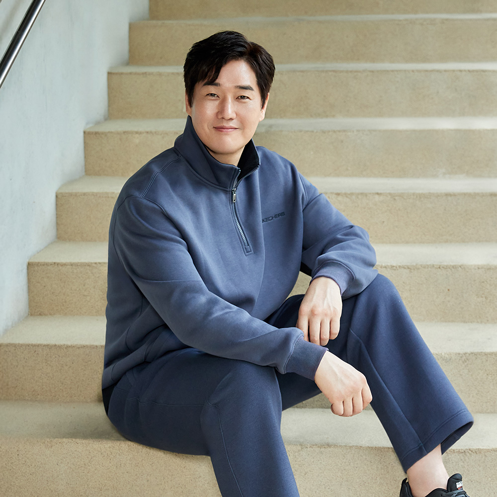 [유지태 착용/스케쳐스 어패럴] 남성 사각기모 배색 하프 반집업 풀오버