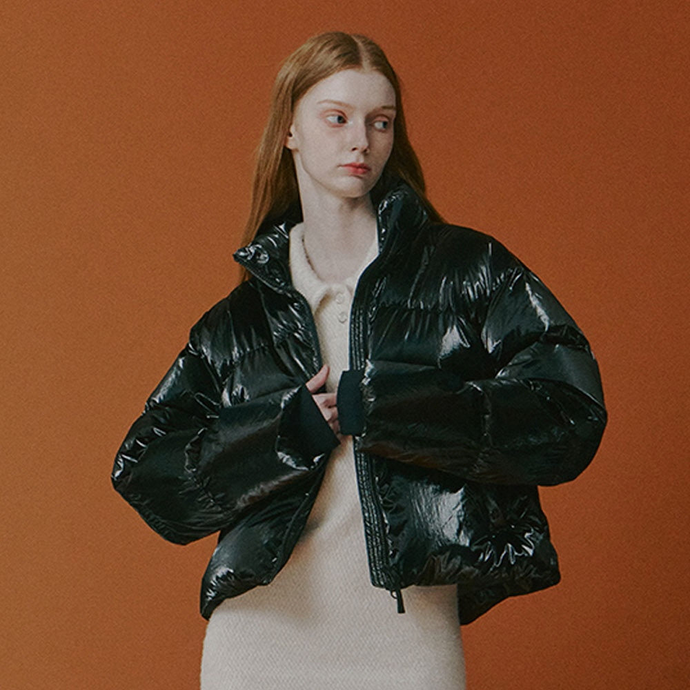 여성 글로시 숏 다운 점퍼